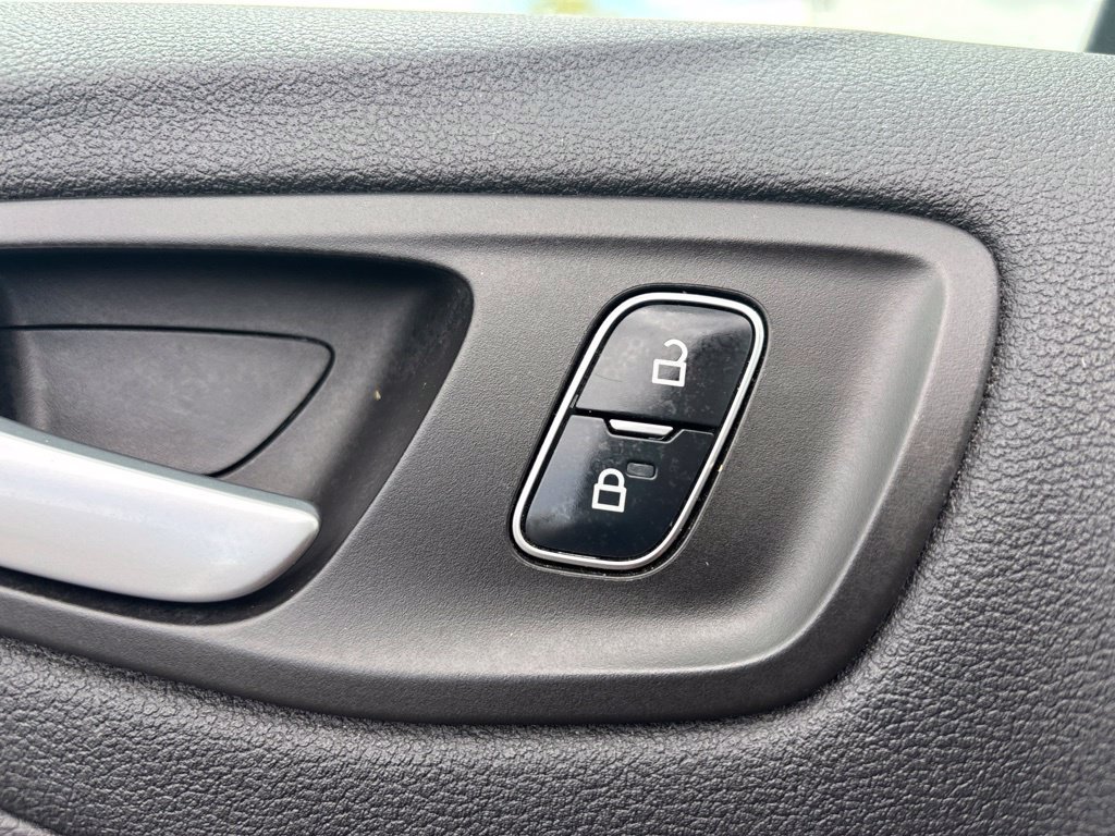 Used 2017 Magnetic Ford SE image 18