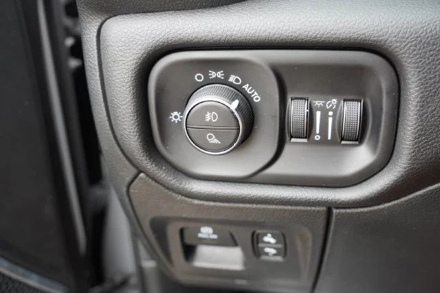 Certified Used 2023 Silver Ram Laramie image 24