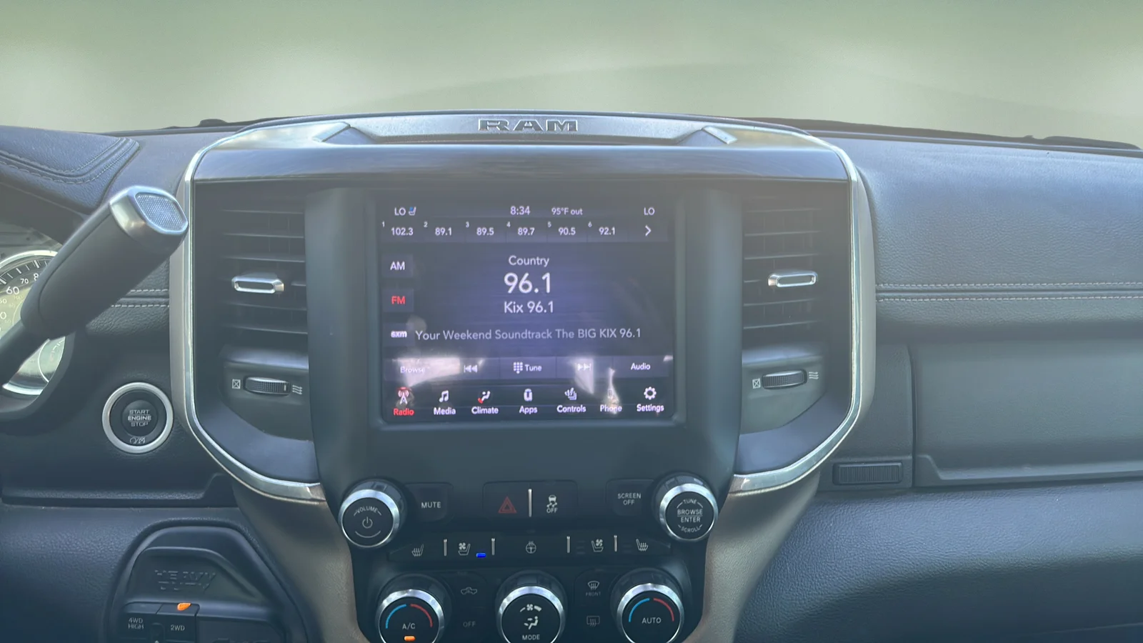 Used 2021 Silver Ram Laramie image 11