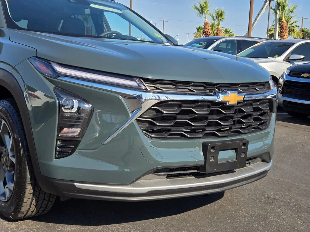 Used 2025 Cypress Gray Chevrolet LT image 8