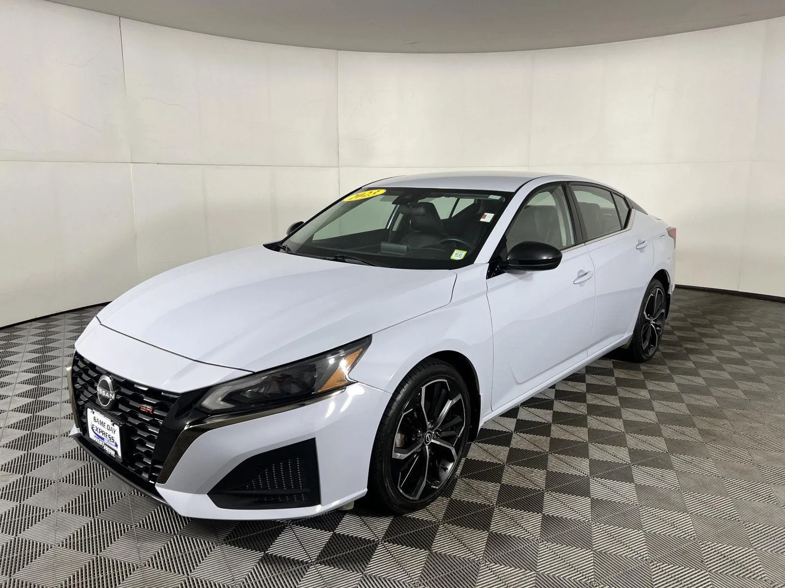 Used 2023 Gray Sky Pearl Nissan 2.5 SR image 4