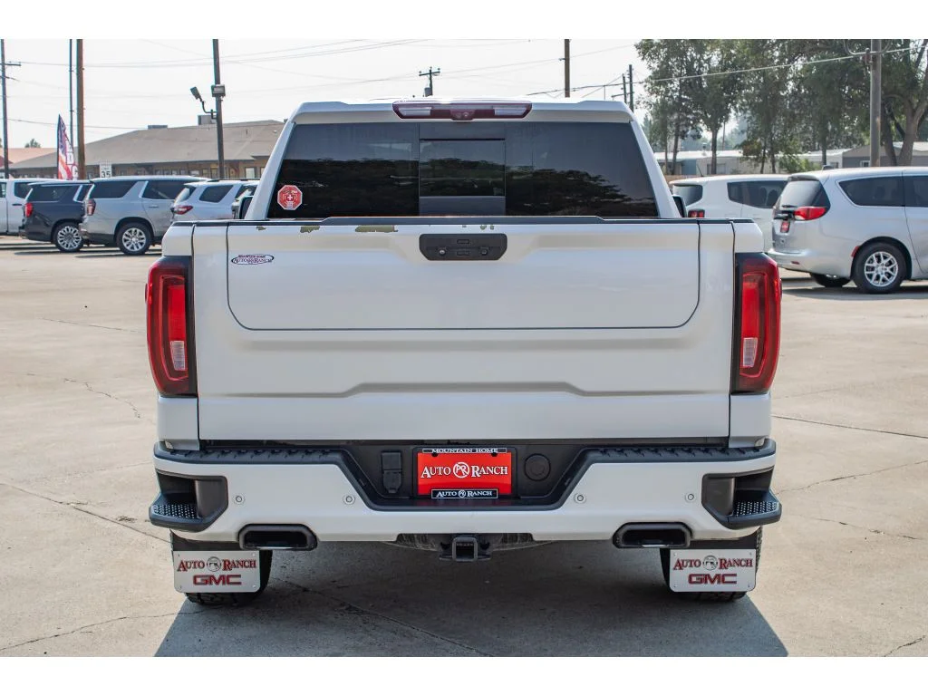 Used 2021 White Frost Tricoat GMC Denali image 7