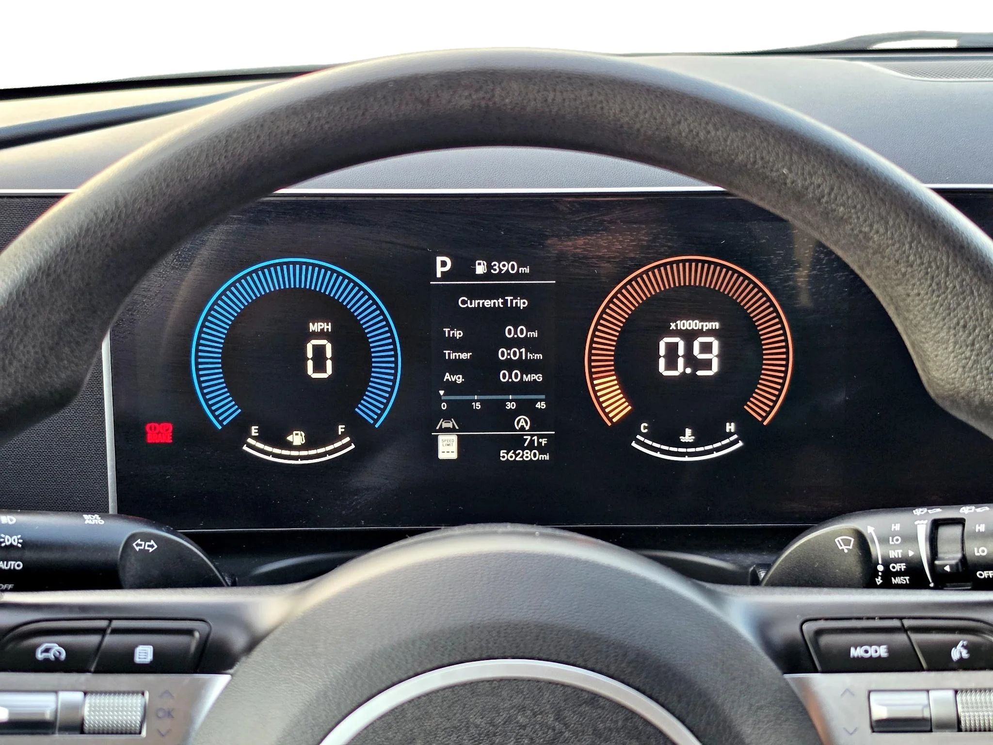 Certified Used 2025 Hampton Gray Hyundai SEL image 13