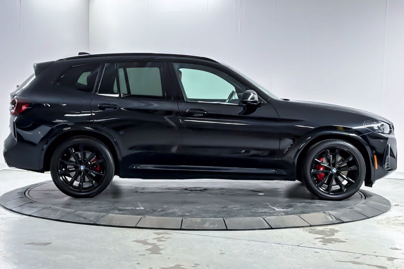 Used 2022 Black Sapphire Metallic BMW M40i image 8