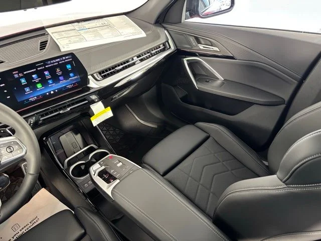 New 2026 Vegas Red Metallic BMW xDrive28i image 32