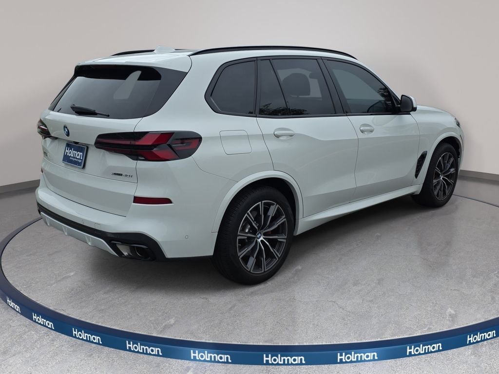 Used 2024 White BMW xDrive40i image 6