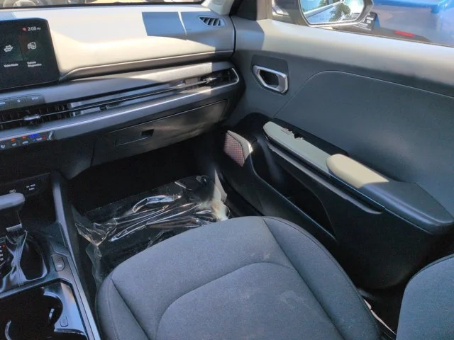 Used 2025 Black Kia LXS image 16