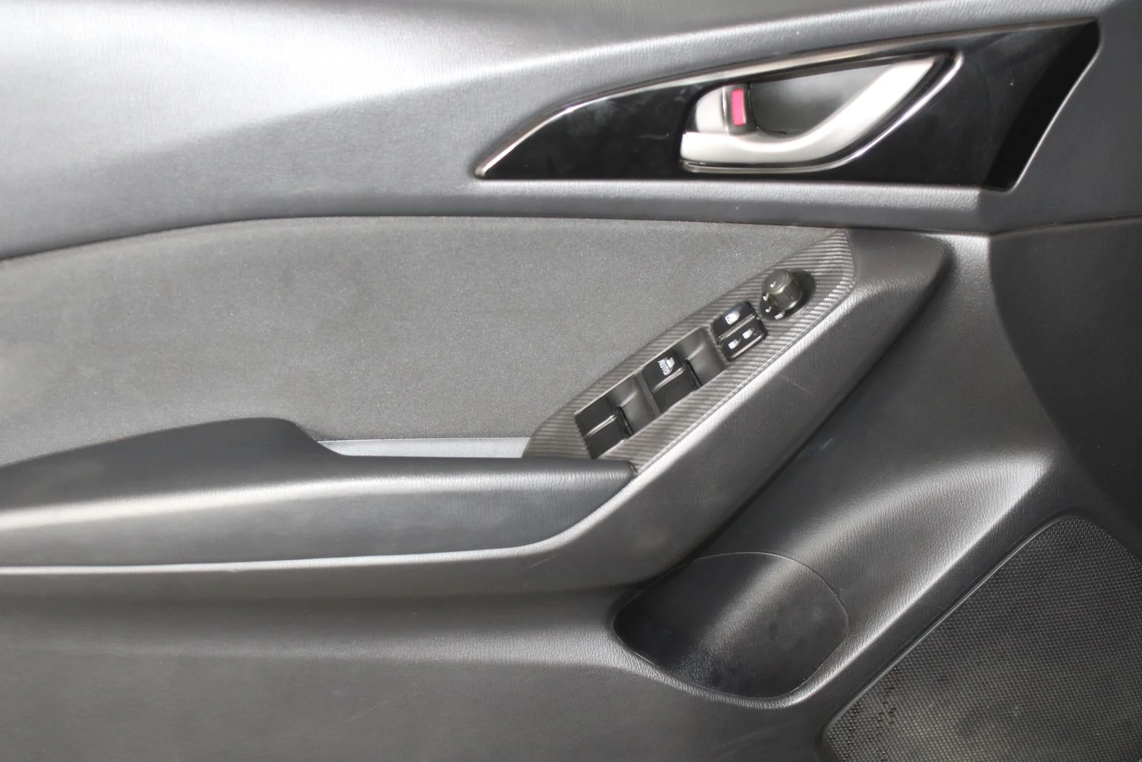 Used 2015 Black Mazda i Sport image 12