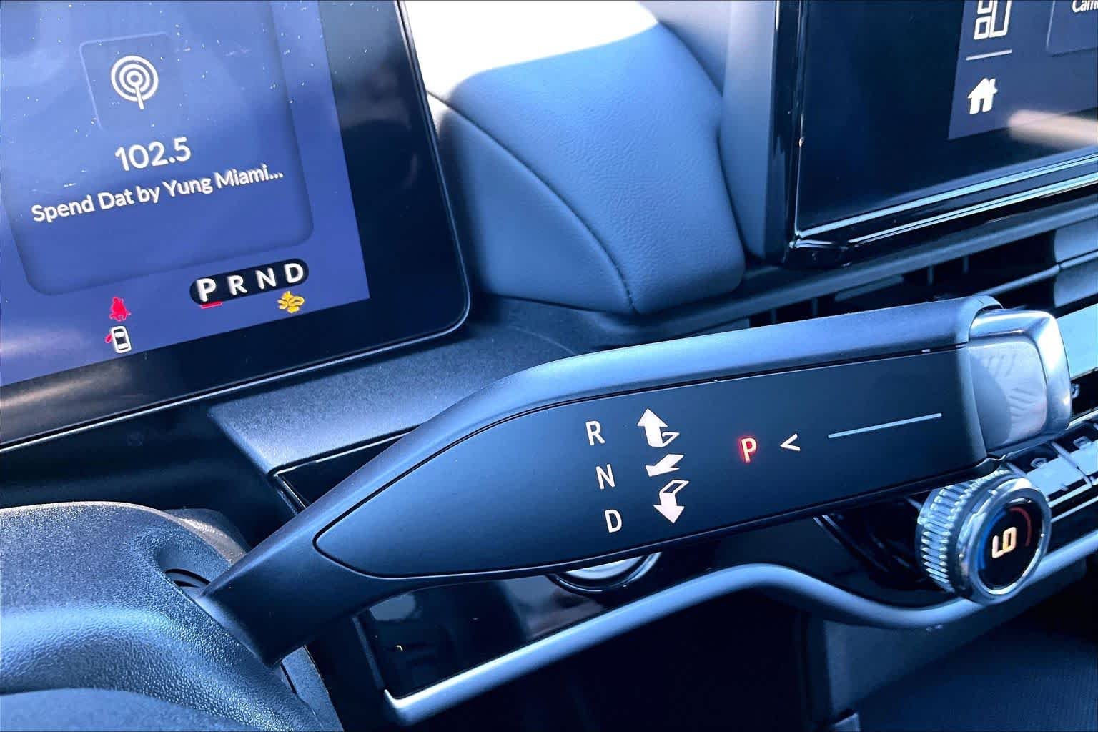Used 2025 Pacific Blue Metallic Honda Touring image 35