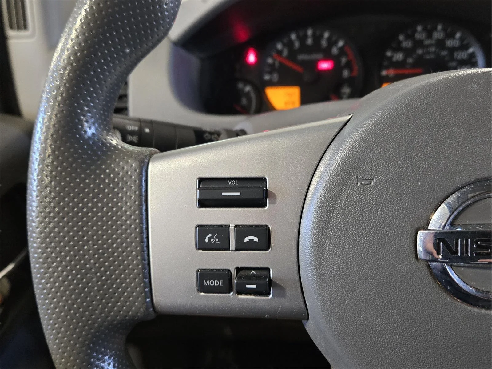 Used 2018 Gun Metallic Nissan SV V6 image 15