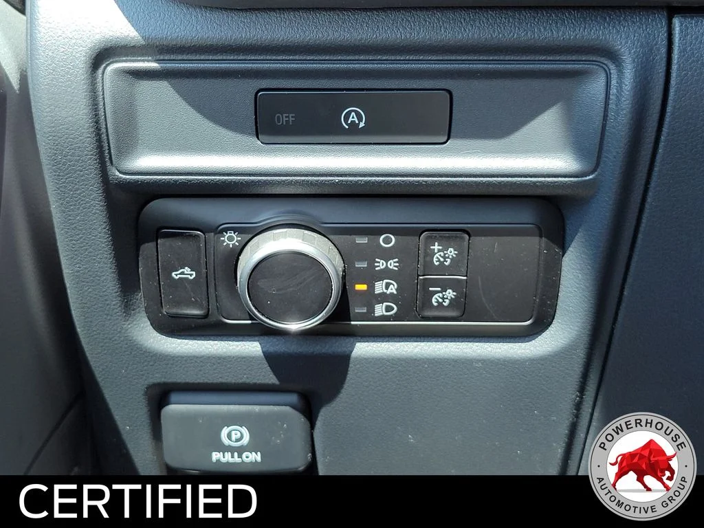 Used 2025 White Ford XL image 27