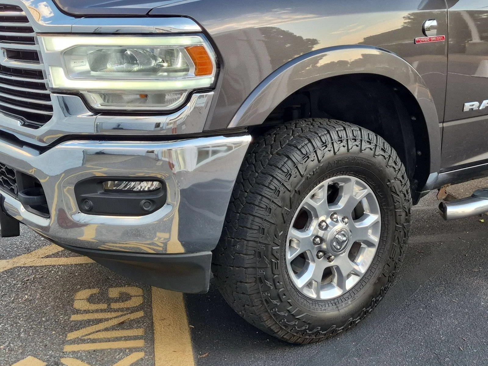 Used 2021 Granite Crystal Metallic Clearcoat Ram Laramie image 9