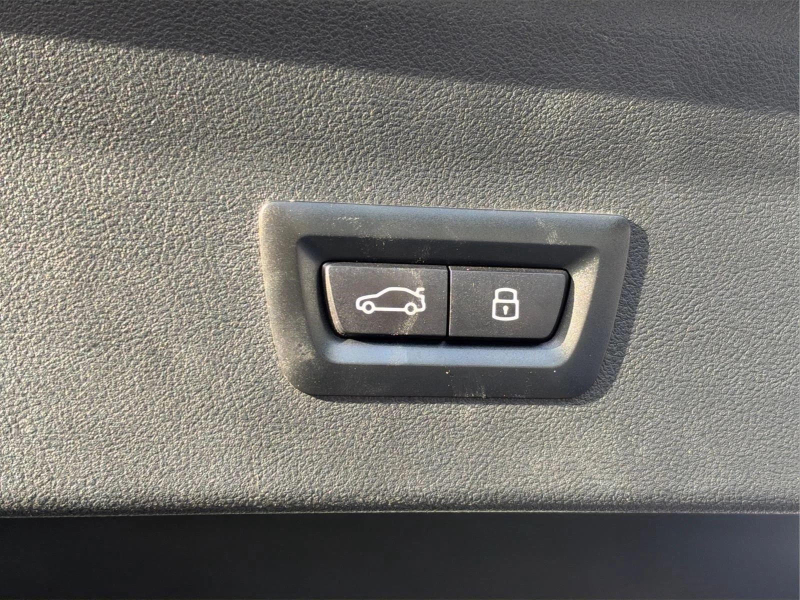 Used 2024 Dark Graphite Metallic BMW xDrive30i image 6