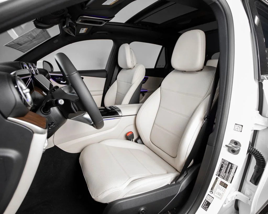 New 2026 White Mercedes-Benz GLC 300 image 5