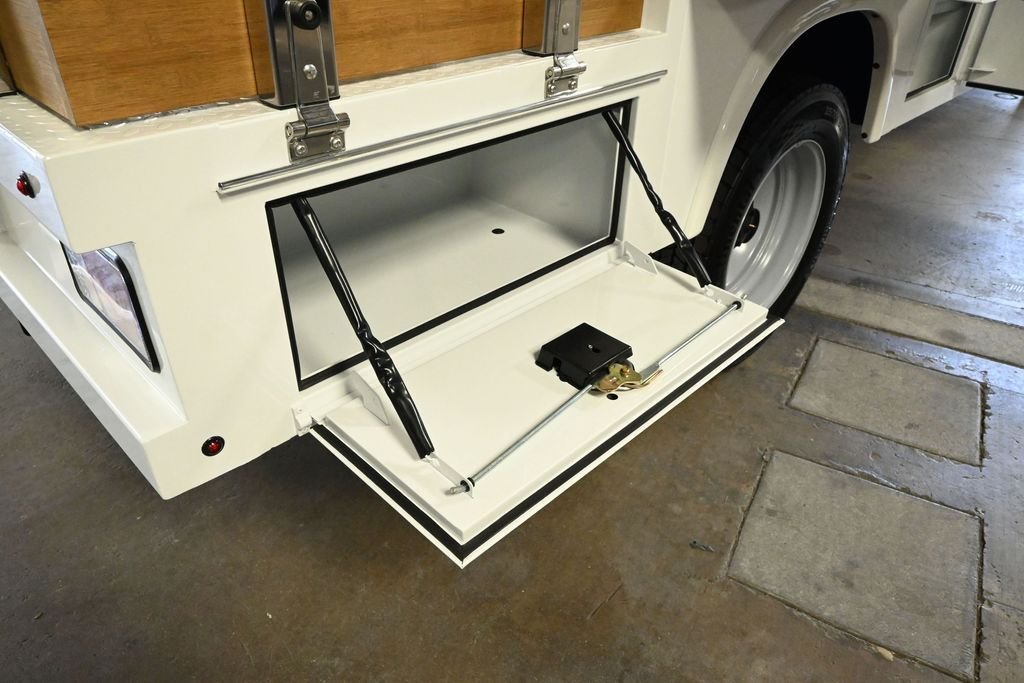 New 2026 Oxford White Ford XL image 32