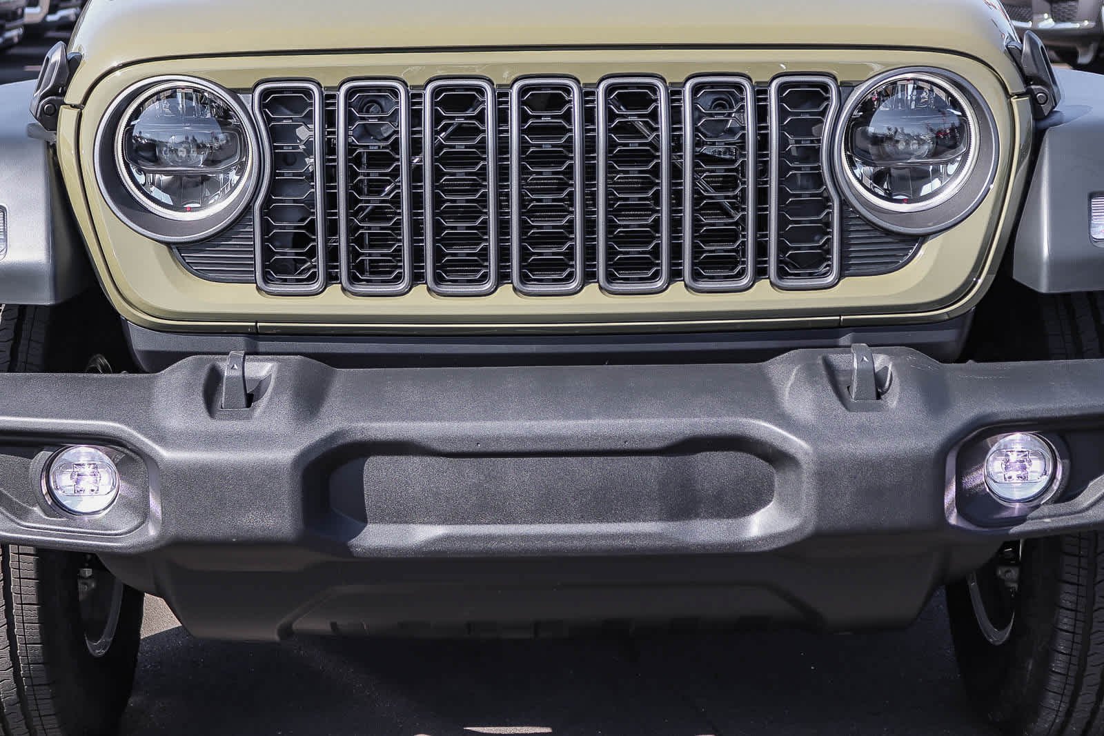 New 2027 41 Paint Jeep Sport S image 9