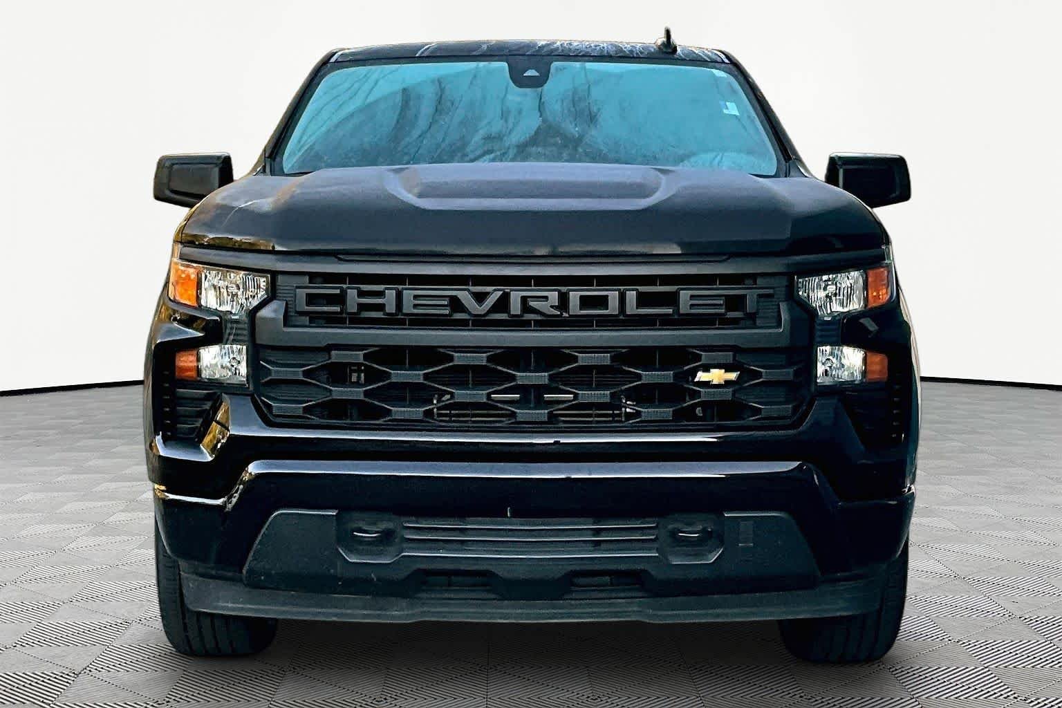 Used 2023 Black Chevrolet Custom image 4