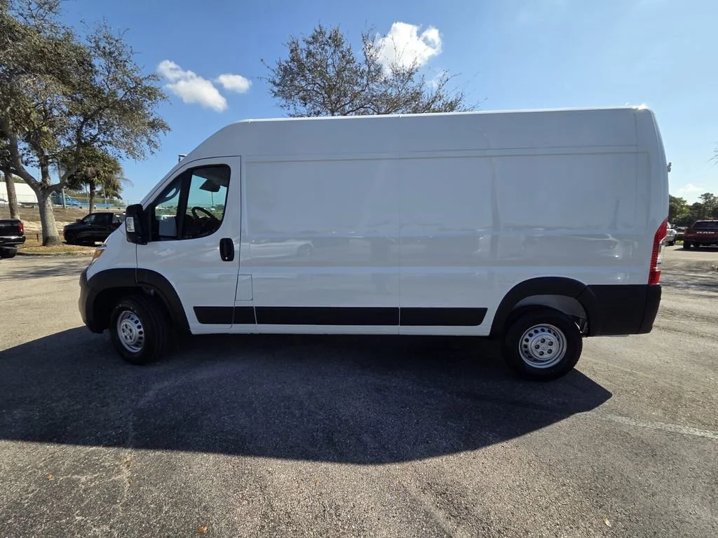 New 2026 Bright White Clear-Coat Exterior Paint RAM Tradesman image 4