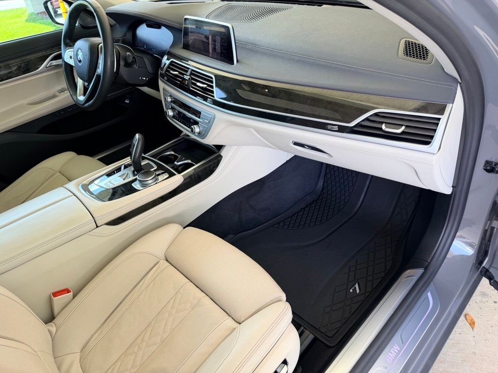 Used 2021 Gray BMW 740i image 39