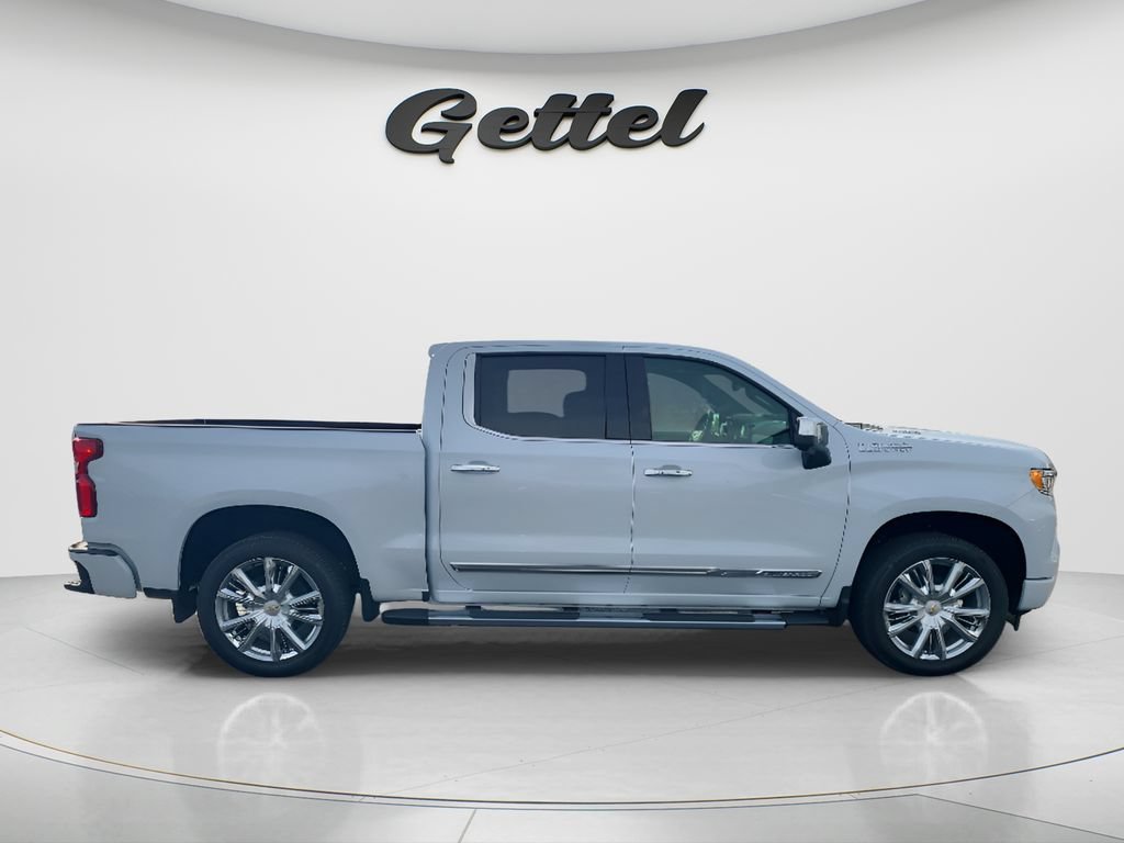 New 2026 Polar White Tricoat Chevrolet High Country image 4