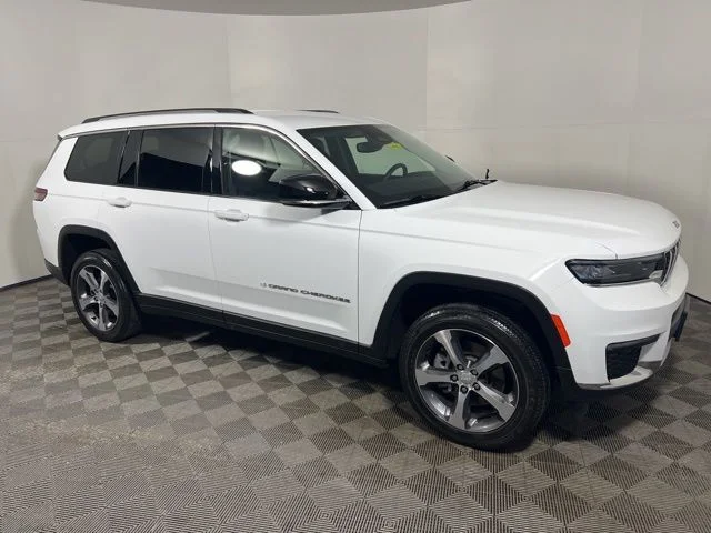 Used 2023 White Jeep Limited image 11