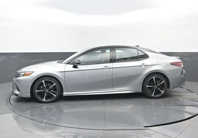 Used 2019 Midnight Black Metallic Toyota XSE V6 image 7