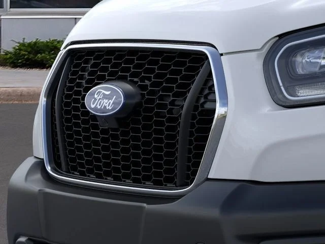 New 2026 Oxford White Ford Base image 17