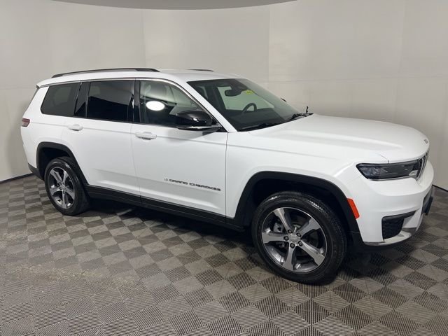 Used 2023 White Jeep Limited image 11