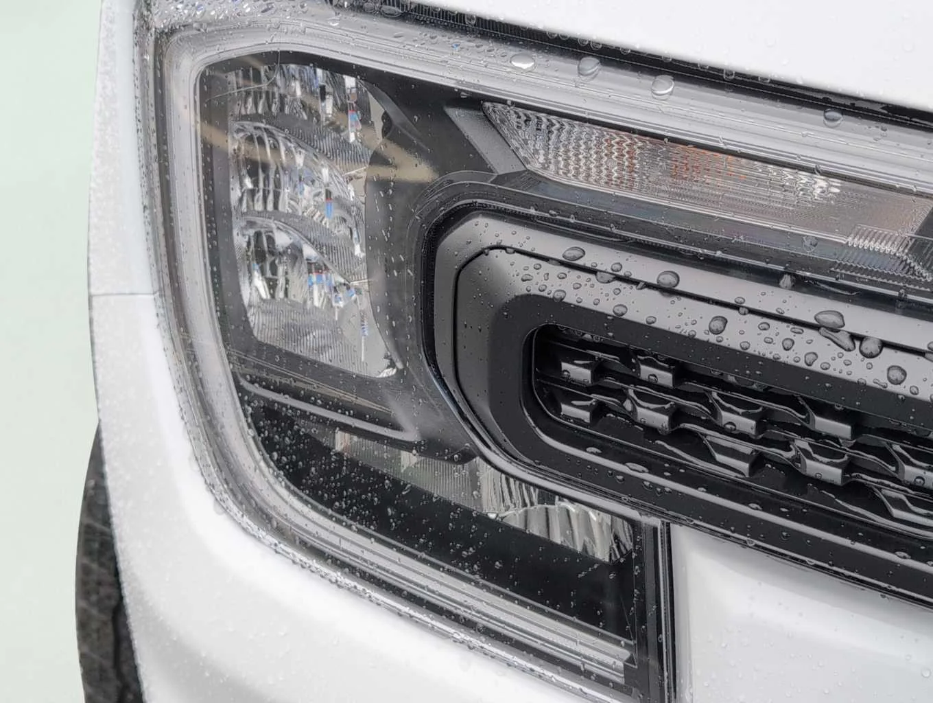 New 2026 Oxford White Ford XL image 15