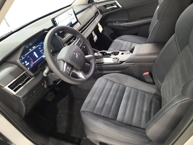 2026 Mitsubishi Outlander SE - Photo 8