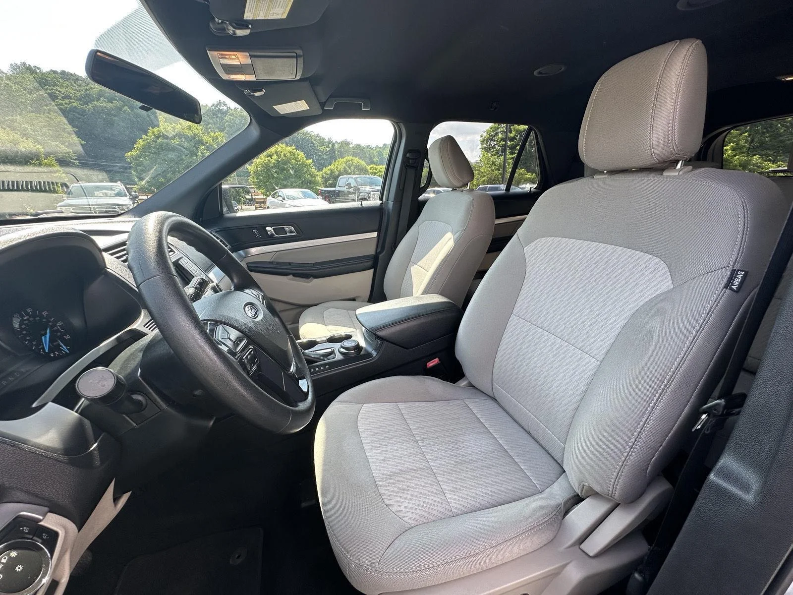 Used 2018 Oxford White Ford Base image 9