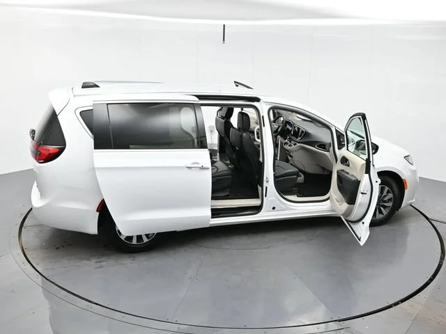 Used 2024 Bright White Clea Chrysler Hybrid Select image 44