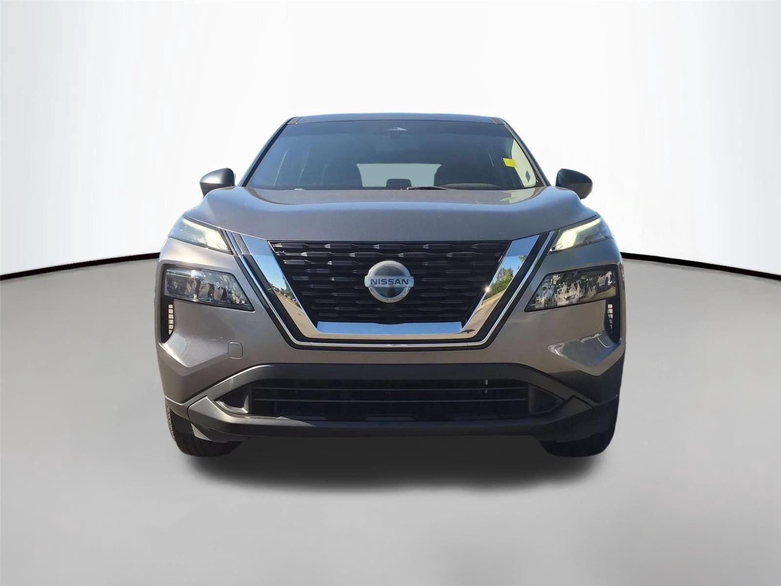 Used 2021 Gun Metallic Nissan S image 8