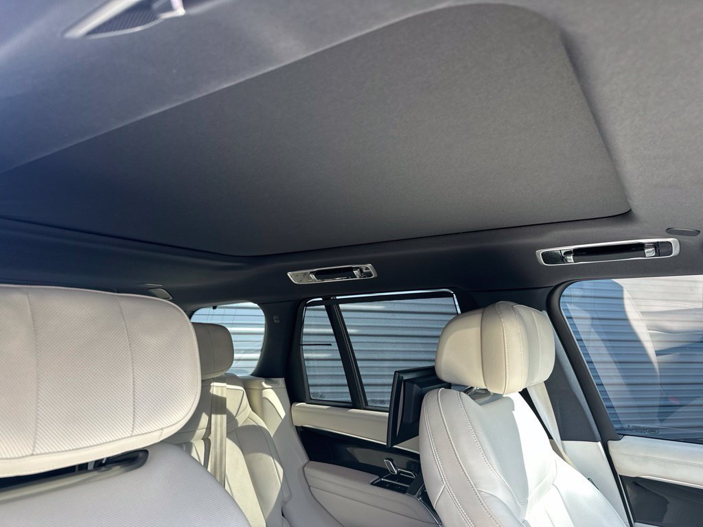 Used 2025 Santorini Black Metallic Land Rover Autobiography image 8