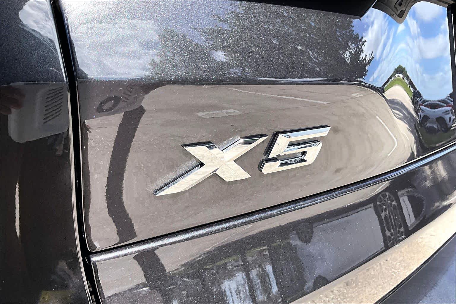 Used 2023 Dark Graphite Metallic BMW sDrive40i image 30