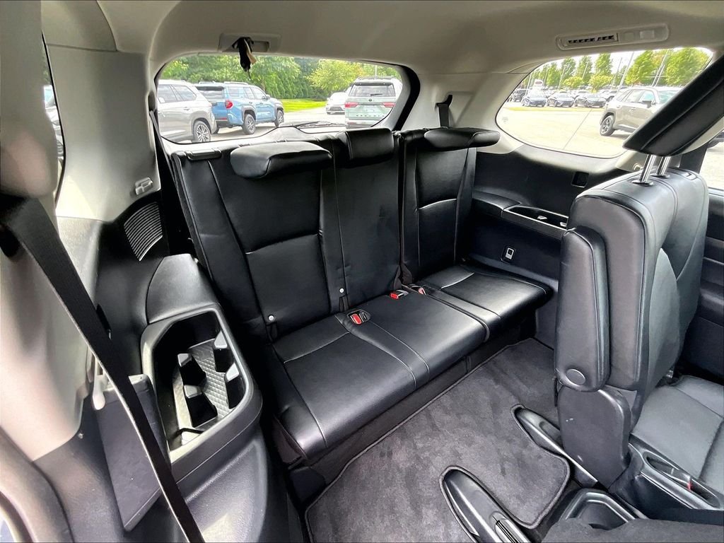 Used 2024 White Toyota XLE image 17
