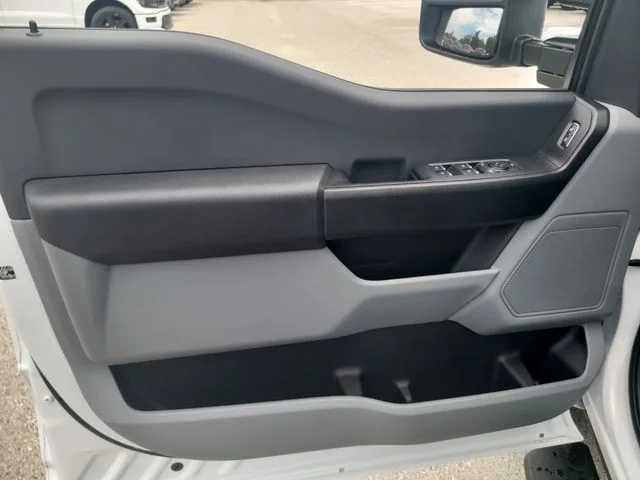 New 2026 Oxford White Ford XL image 17