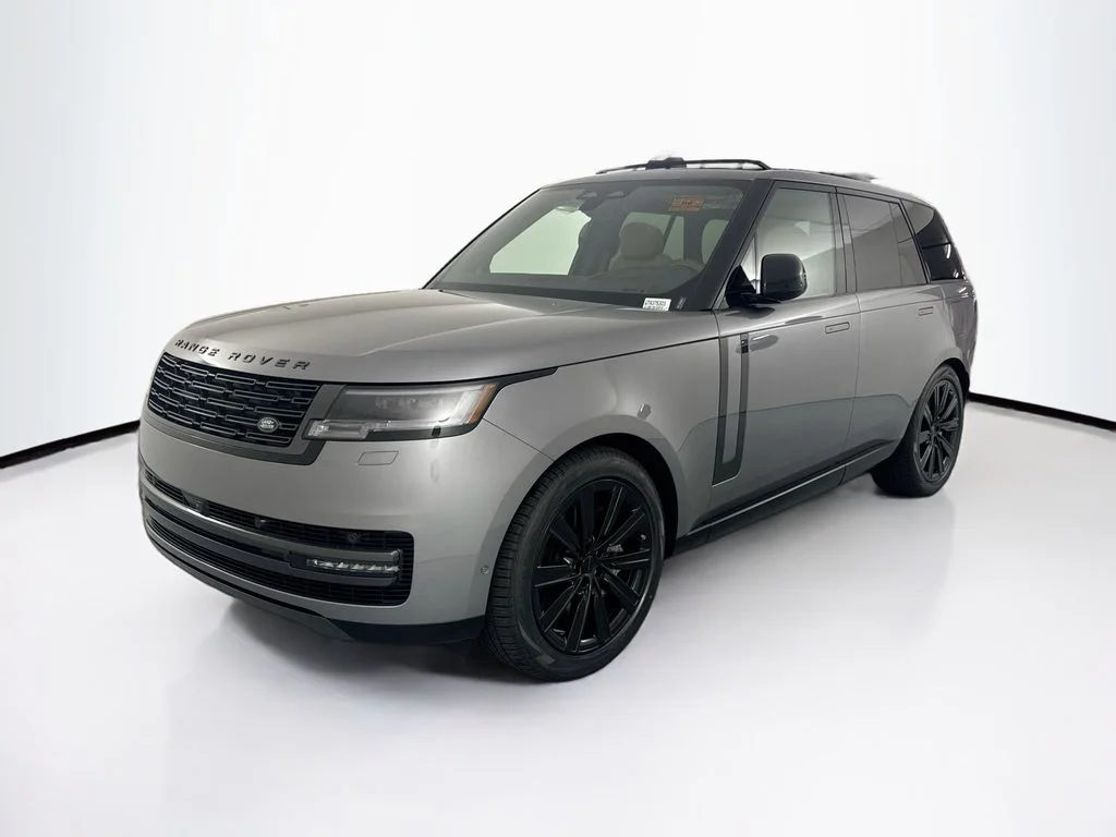 New 2026 Eiger Grey Land Rover SE image 1