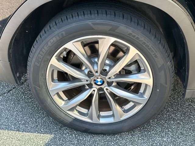 Used 2019 Black BMW xDrive30i image 18