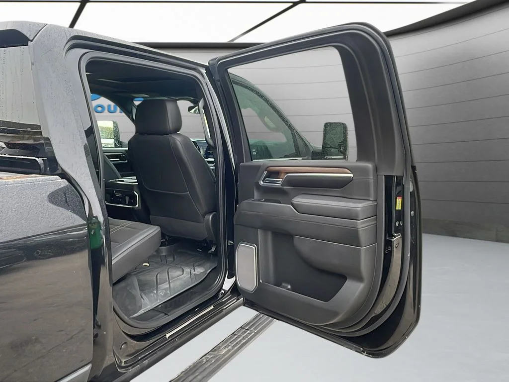 Used 2024 Black Chevrolet High Country image 41