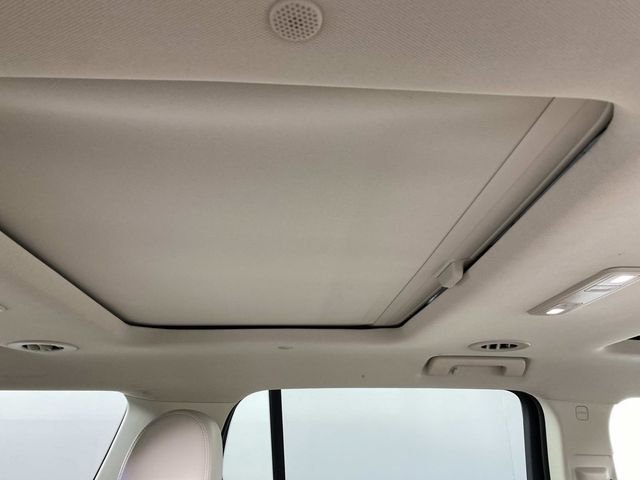 Used 2023 White GMC Denali image 16