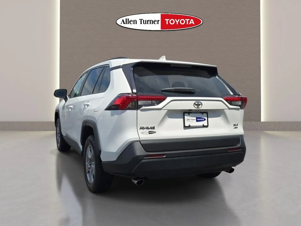 Used 2024 White Toyota XLE image 9