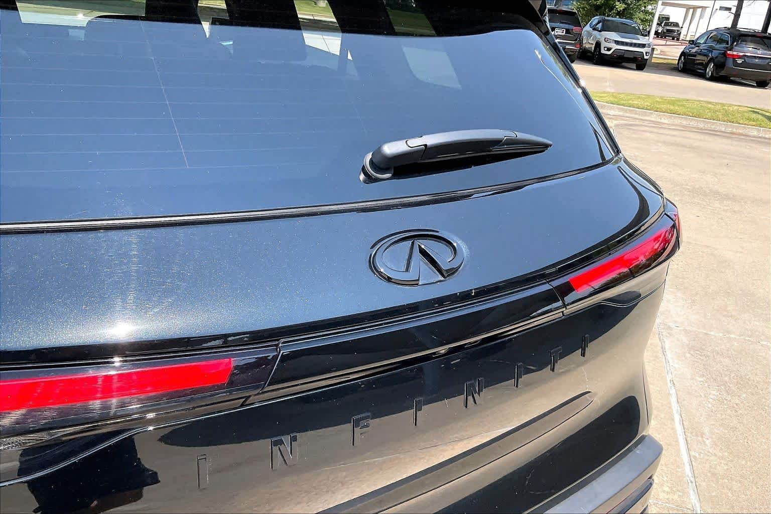 Used 2025 Mineral Black INFINITI LUXE image 29
