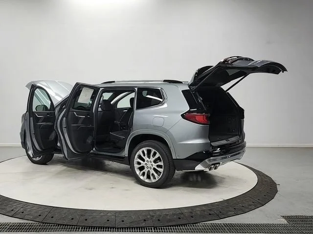 2026 GMC Acadia Denali - Photo 13