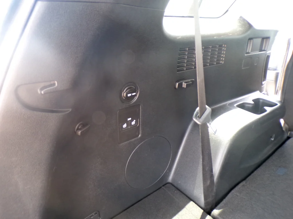 Used 2020 Hyper White Hyundai SEL image 15