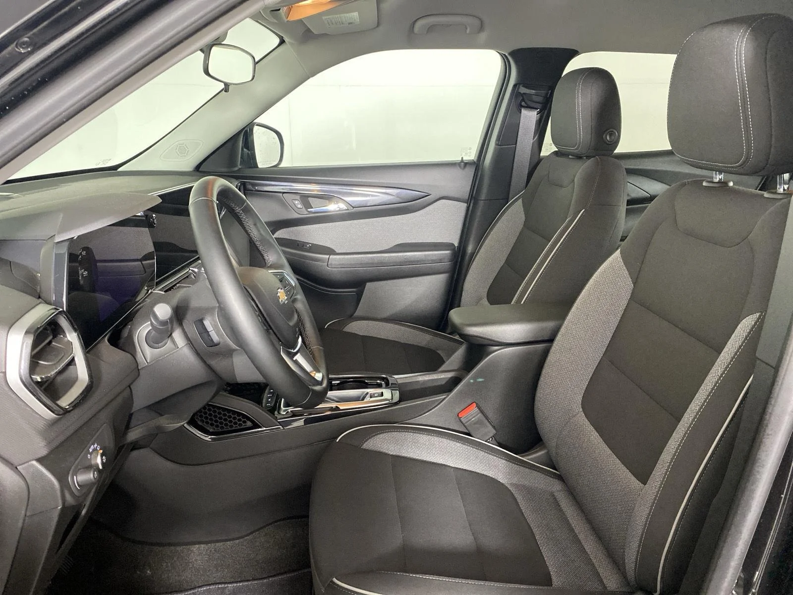 Used 2024 Mosaic Black Metallic Chevrolet LT image 10