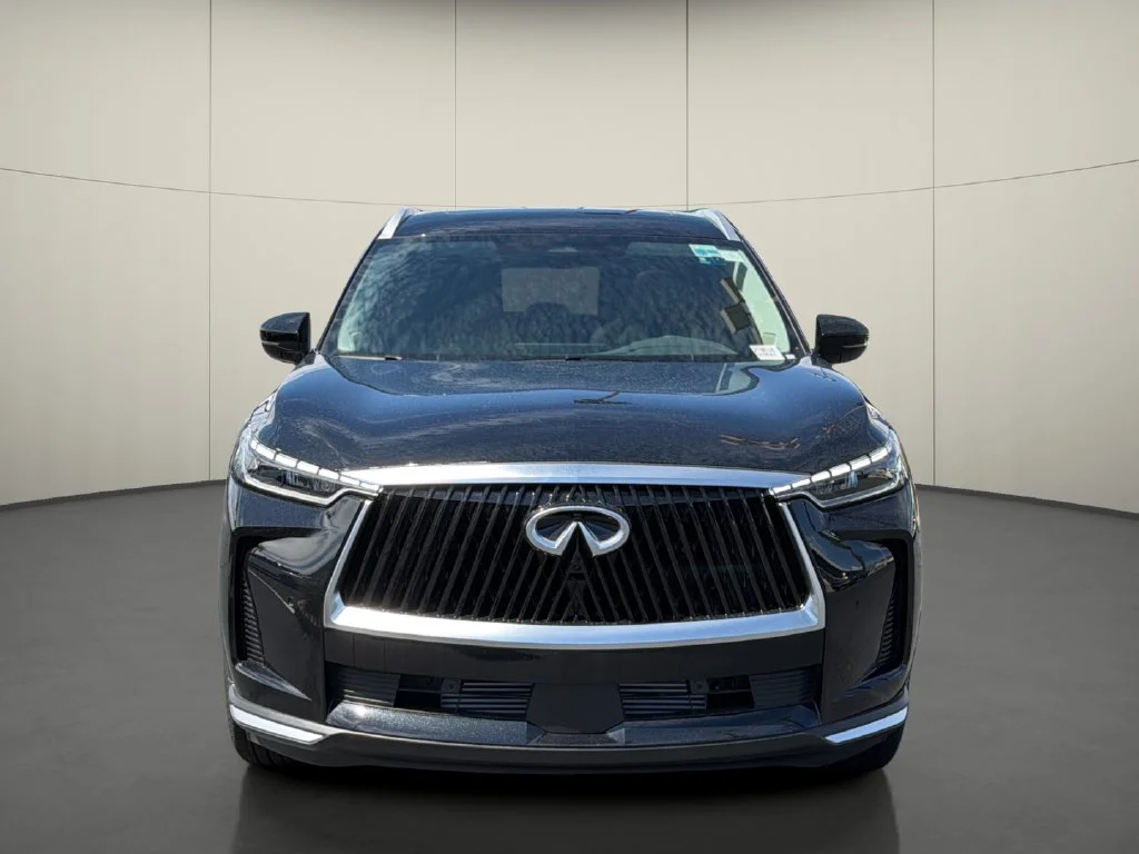 New 2027 MINERAL BLACK INFINITI Luxe FWD image 2