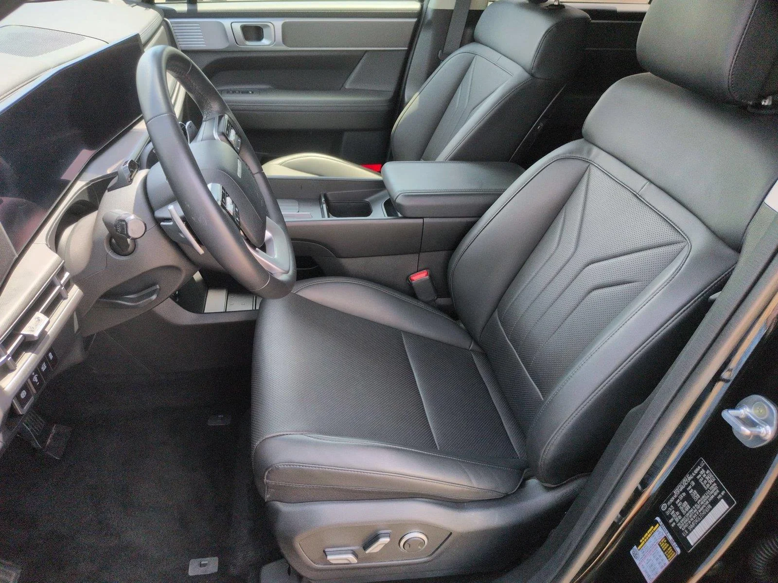 Used 2026 Phantom Black Hyundai SEL image 18