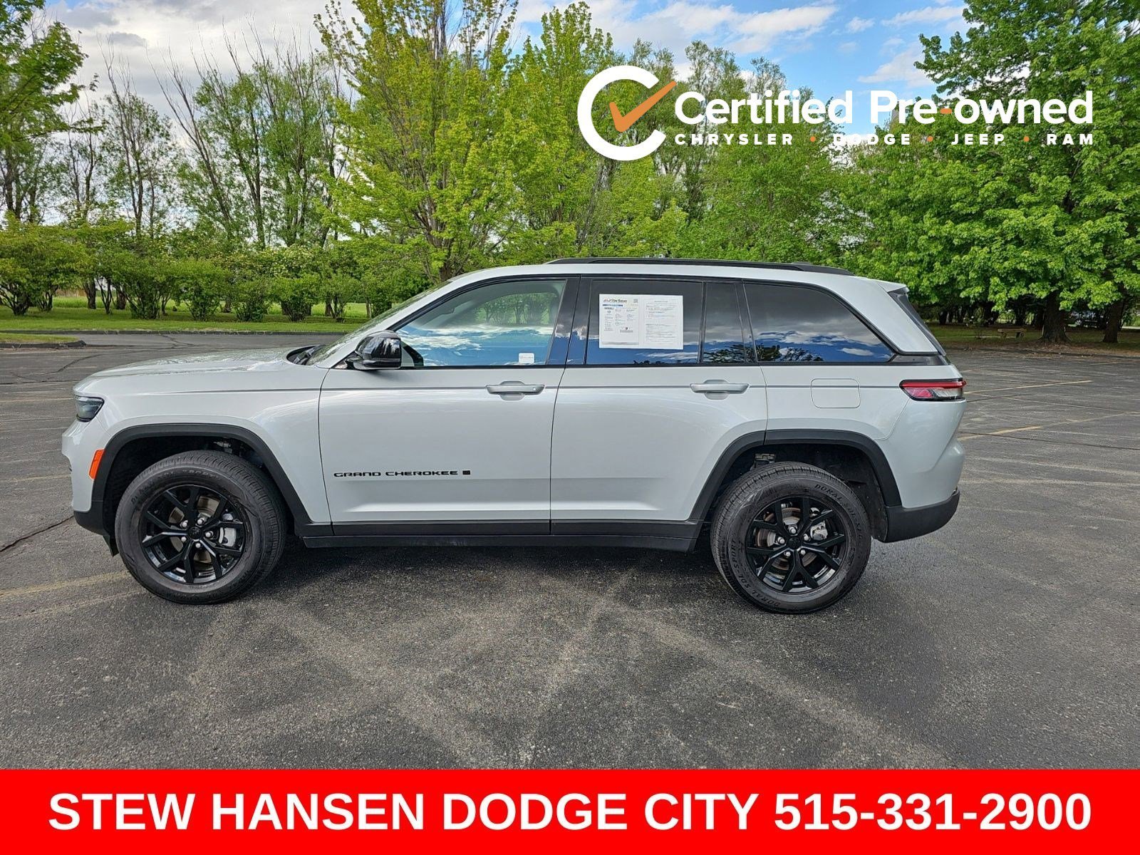 Certified Used 2024 Silver Zynith Jeep Altitude image 1