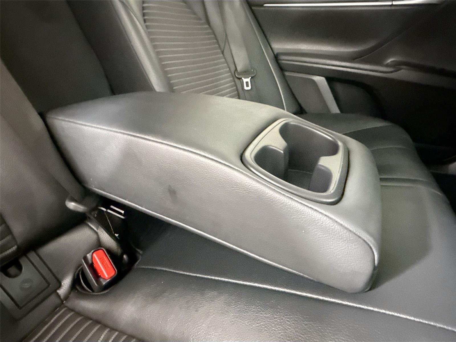 Used 2018 Galactic Aqua Mica Toyota SE image 37